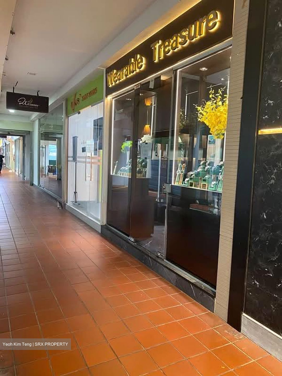 Ang Mo Kio Avenue 6 (D20), Shop House #568677421